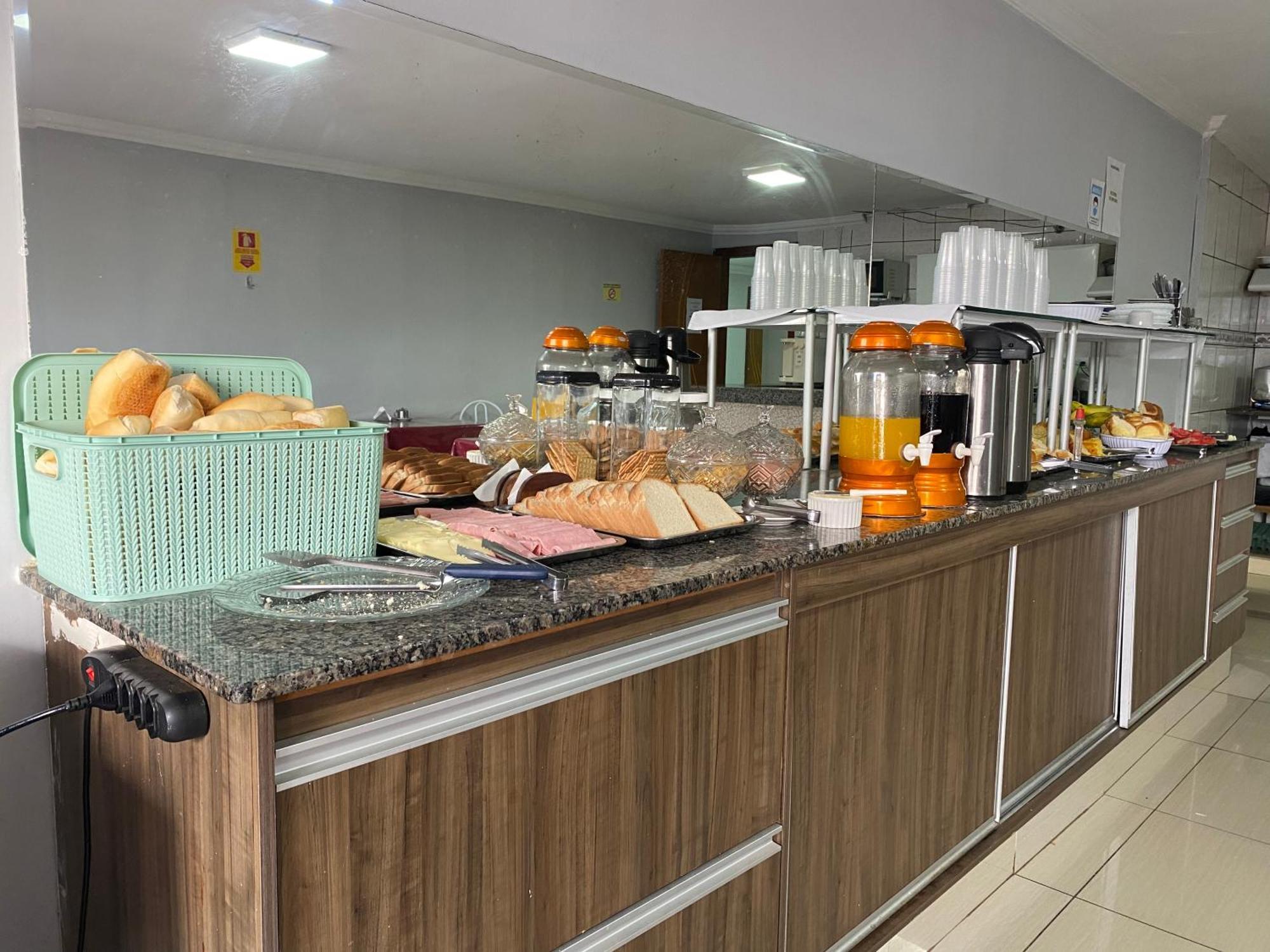 Nasser Hotel Aeroporto Núcleo Bandeirante Екстериор снимка